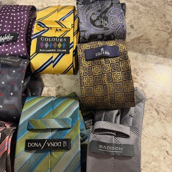Lot of 12 Designer Neckties: Stafford, Saddlebred, Colours, Mashiko, Madison - Picture 9 of 10
